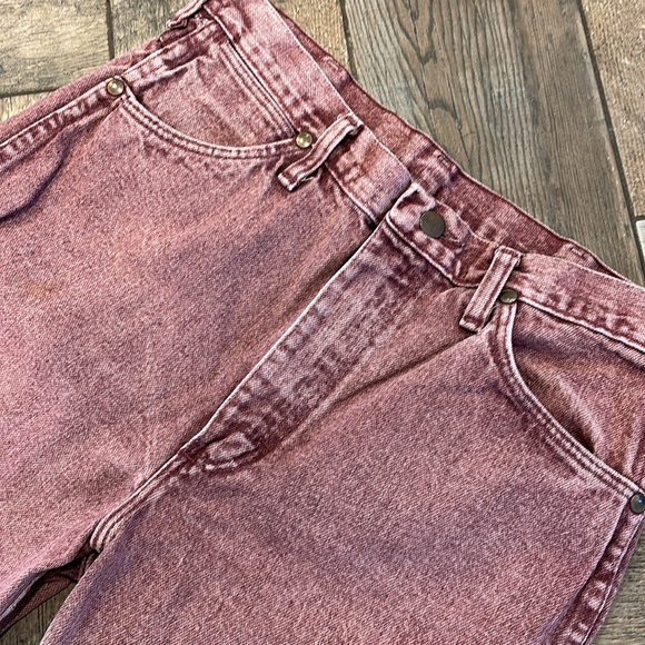 Vintage 90s Wrangler Maroon Plum Overdyed Cowboy Cut Acid Wash Jeans 33x32 - Picture 2 of 4